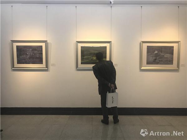 【雅昌快讯"古典趣味与现代情调的联姻"樊惠刚画展"在湖北省美术