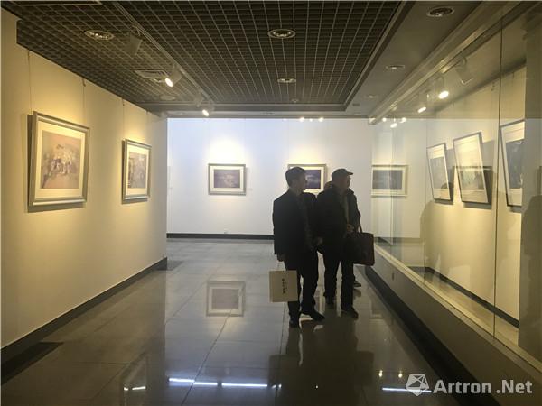 【亚虎快讯"古典趣味与现代情调的联姻"樊惠刚画展"在湖北省美术