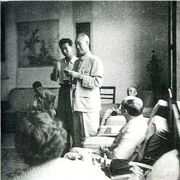 1958年5月 潘天寿在杭州接受苏联艺术科学院名誉院士称号