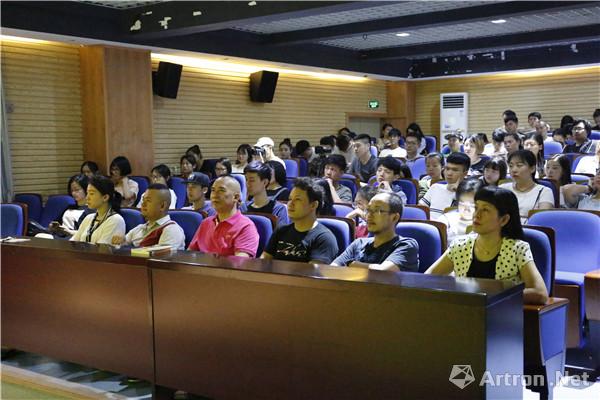 北京电影学院教授博士生导师姚国强教授莅临广西艺术学院影视与传媒学院讲学