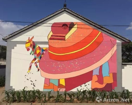清华美院绘画系师生完成延庆区上磨村墙绘活动