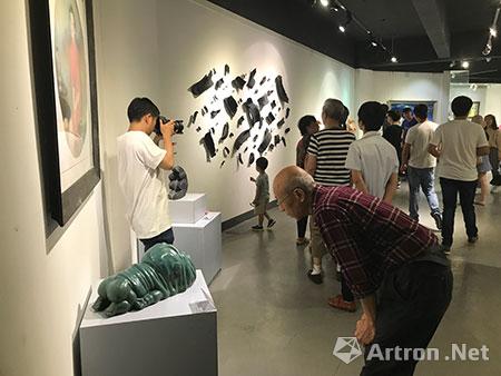 行走中"2018景德镇陶瓷大学科技艺术学院美术系教师作品展览