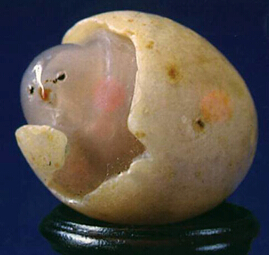 阿拉善天然玛瑙奇石《雏鸡破壳》估价1.3亿人民币