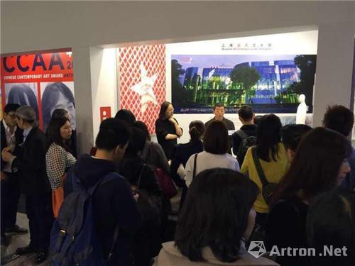 上海当代艺术馆于香港巴塞尔艺术展期间举办艺术家合作项目 “对话顾长卫”活动现场