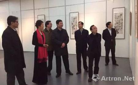 无锡文化届领导专家参观"文心蔚然—文蔚书画展"