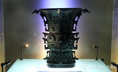 宝鸡青铜器博物院国宝重器何尊现最早中国