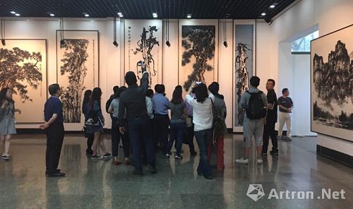 【雅昌快讯】"天人本一"华海镜中国画展朱屺瞻艺术馆揭幕