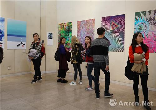 西南大学美术学院"特立同行"设计系教师作品展开幕