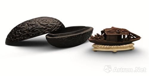 杜士元款橄榄核舟清中期长 3.5 厘米 宽 1.2 厘米 高 1.4 厘米常熟博物馆藏