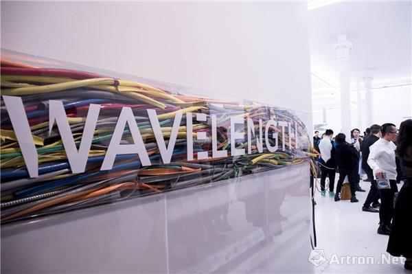 “WAVELENGTH II：新消费主义”时装艺术跨界群展于2月8日傍晚在纽约开幕。展览将在曼哈顿312 Bowery Street 持续至2月15日