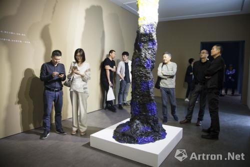 【雅昌快讯】形·色间柔软的石头:杨明杭州首办个展