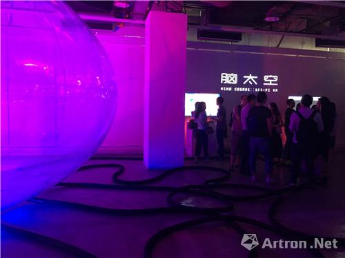 国内首个VR艺术展“脑太空：科幻VR艺术展”广州开幕 ()