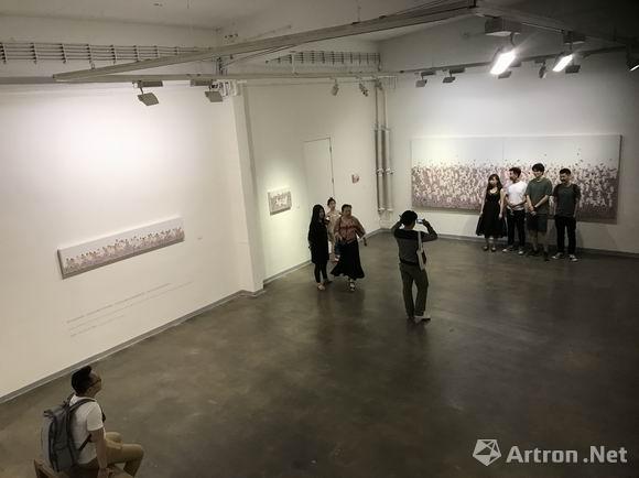 让裸女进入冲突的场景"上春画印"李萧禾个展开幕