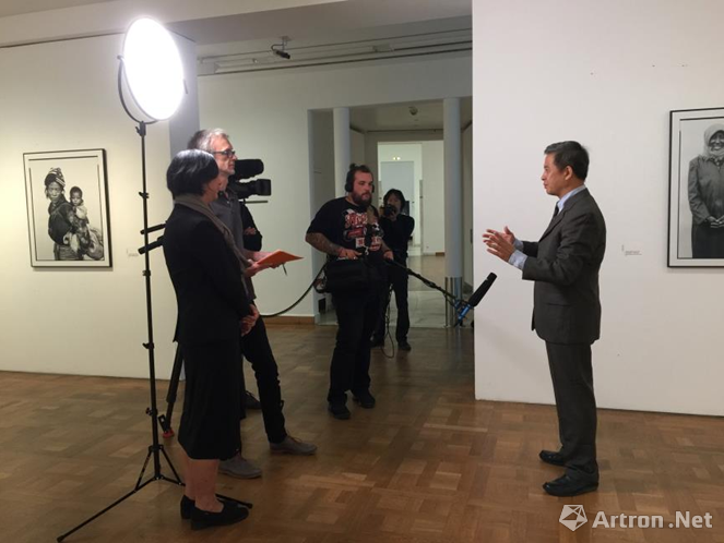“高原的力量”冯建国摄影展于奥地利艺术论坛美术馆隆重开幕