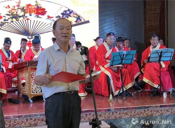 云南民族画院院长卢阳宣布画院成立
