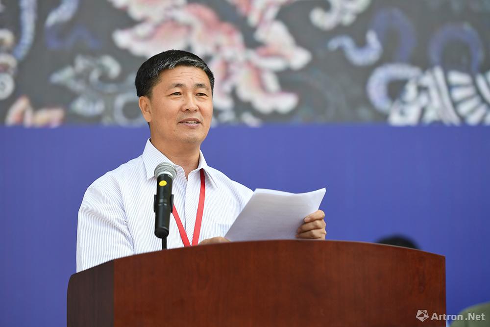 吉林师范大学党委副书记、校长杨景海主持开幕式