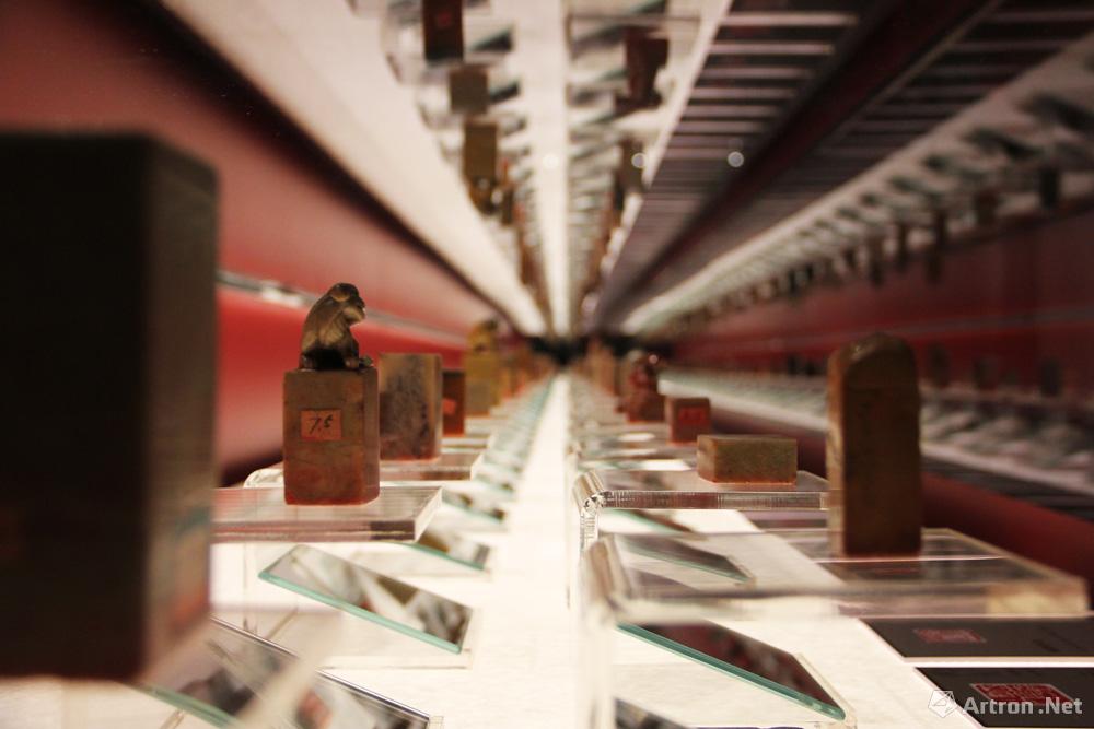 齐白石的102枚印章展出于曾经《千里江山图》的展厅位置