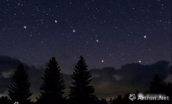 空旷的原野伸手不见五指,繁星闪烁,离开云南之后很久没有条件观赏星空