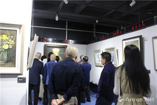 “‘畅心行走’李昂油画作品展”展览现场