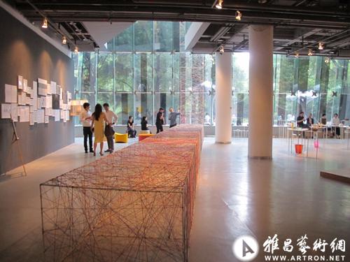 展览由由建筑师刘宇扬,冯路与上海当代艺术馆策展人王慰慰连手策划