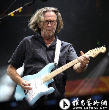 10月12日,英国著名吉他手eric clapton(埃里克-克莱普顿)收藏的一副