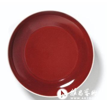 香港蘇富比春拍明宣德红釉敞口盘700万港元落槌