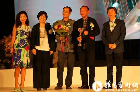 “重新发电”2012第九届上海双年展获得第七届AAC艺术中国年度艺术展览奖项