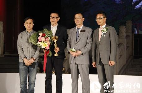 汪建伟获得第七届AAC艺术中国年度装置多媒体艺术家 ()