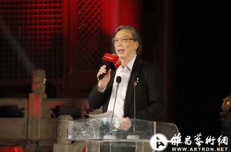 第七届AAC艺术中国轮值主席贾方舟先生