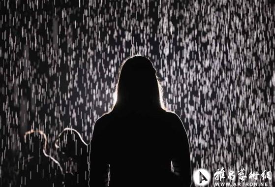 雨屋：纽约当代艺术博物馆展出大型落雨装置