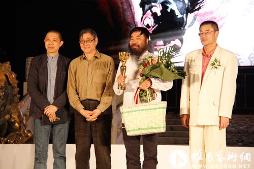 李津获得第七届AAC艺术中国年度水墨艺术家