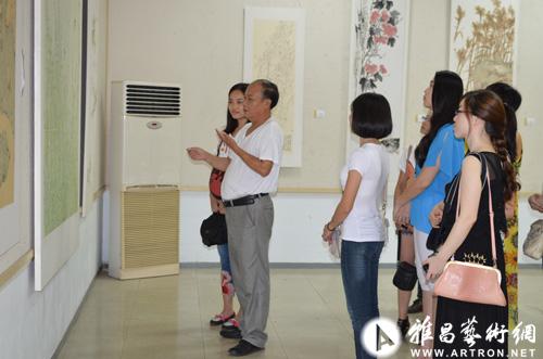 广西艺术学院桂林中国画学院研究生中期汇报展举行