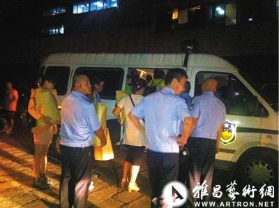 北京警车深夜带走数百人：或涉及收藏诈骗