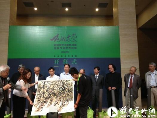 “天地求索——新加坡画家林祥雄绘画艺术世界巡展（北京首展）”9日上午在中国美术馆隆重开幕