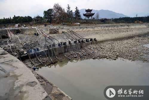 都江堰岁修今日抽水完毕 已有清代石器重现天日