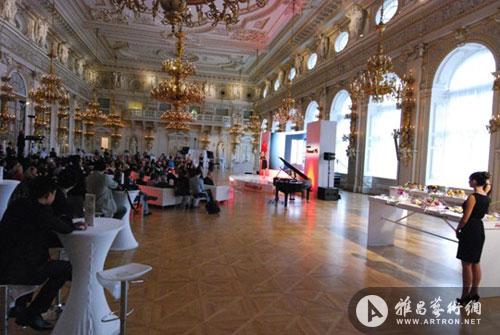 颁奖仪式就在布拉格总统府富丽堂皇的西班牙大厅