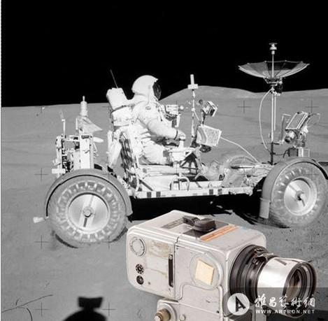 全球唯一“登月相机”以55万欧元成功拍卖