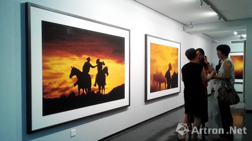 汉内斯•施密德《牛仔》系列摄影首次在京展出