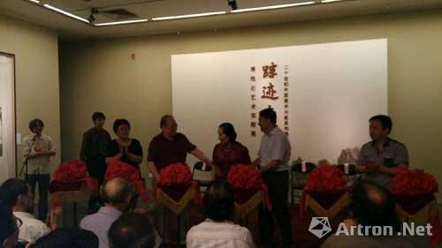 “踪迹大化——傅抱石艺术回顾展”在北京画院开幕