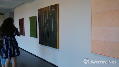 “在彩虹下”年轻艺术家三人展在Aye画廊开幕
