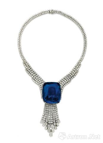 日内瓦佳士得拍场蓝宝石项链以1.08亿元成交 创蓝宝石纪录