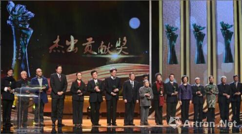 第六届上海文学艺术奖颁奖典礼举行 方增先因身体原因未到场