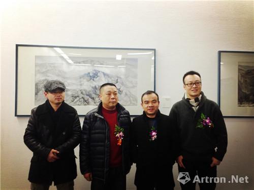 3罗春波（右1）和艺术家孙宏涛（左1）、陕西省国画院副院长王犇（右2）、陕西省美协邹永辉