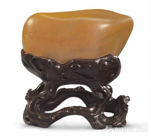 佳士得“安思远珍藏”：文人黄蜡石随形摆件24.5万美元成交 超最低估价8倍