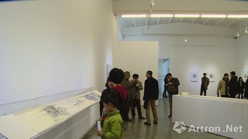 蔡萌“银灰的冥想” 一位艺术理论工作者的作品展
