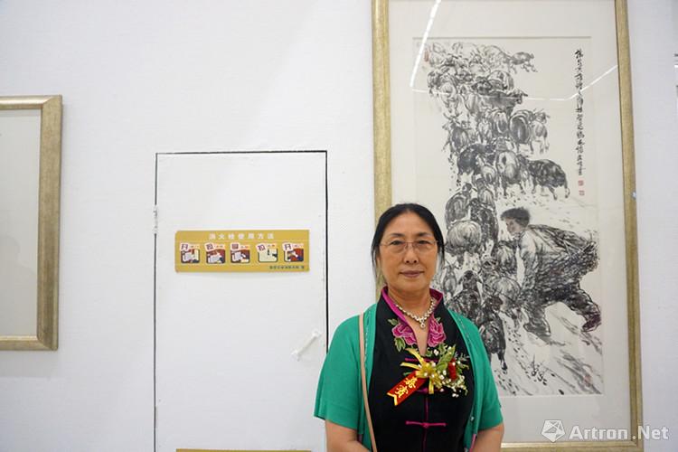 6甘肃国画院院长李秀峰这次带来三幅作品参展，对此次展览文化强国的意义深感认同