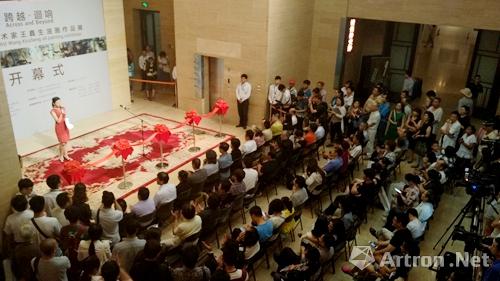 音乐的回响 王鑫生油画作品展亮相中国美术馆