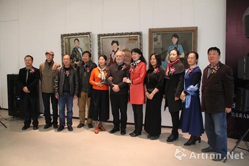 天一阁油画肖像高级定制沙龙 首期作品交付仪式在北京·天一阁隆重举行