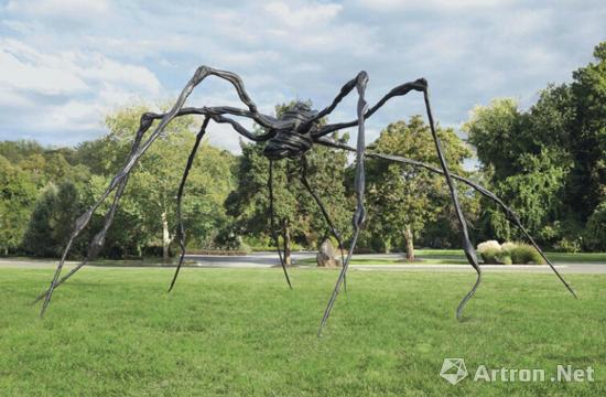 纽约佳士得1.79亿元拍出布尔乔亚《蜘蛛》 创女性雕塑拍卖新纪录
