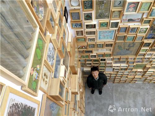 欧阳春迄今为止最大型作品亮相北京香格纳画廊 “一粒尘埃”的裂变